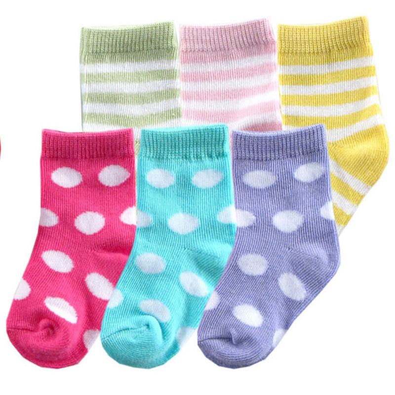 Luvable Friends Newborn and Baby Socks Set, Pink Purple